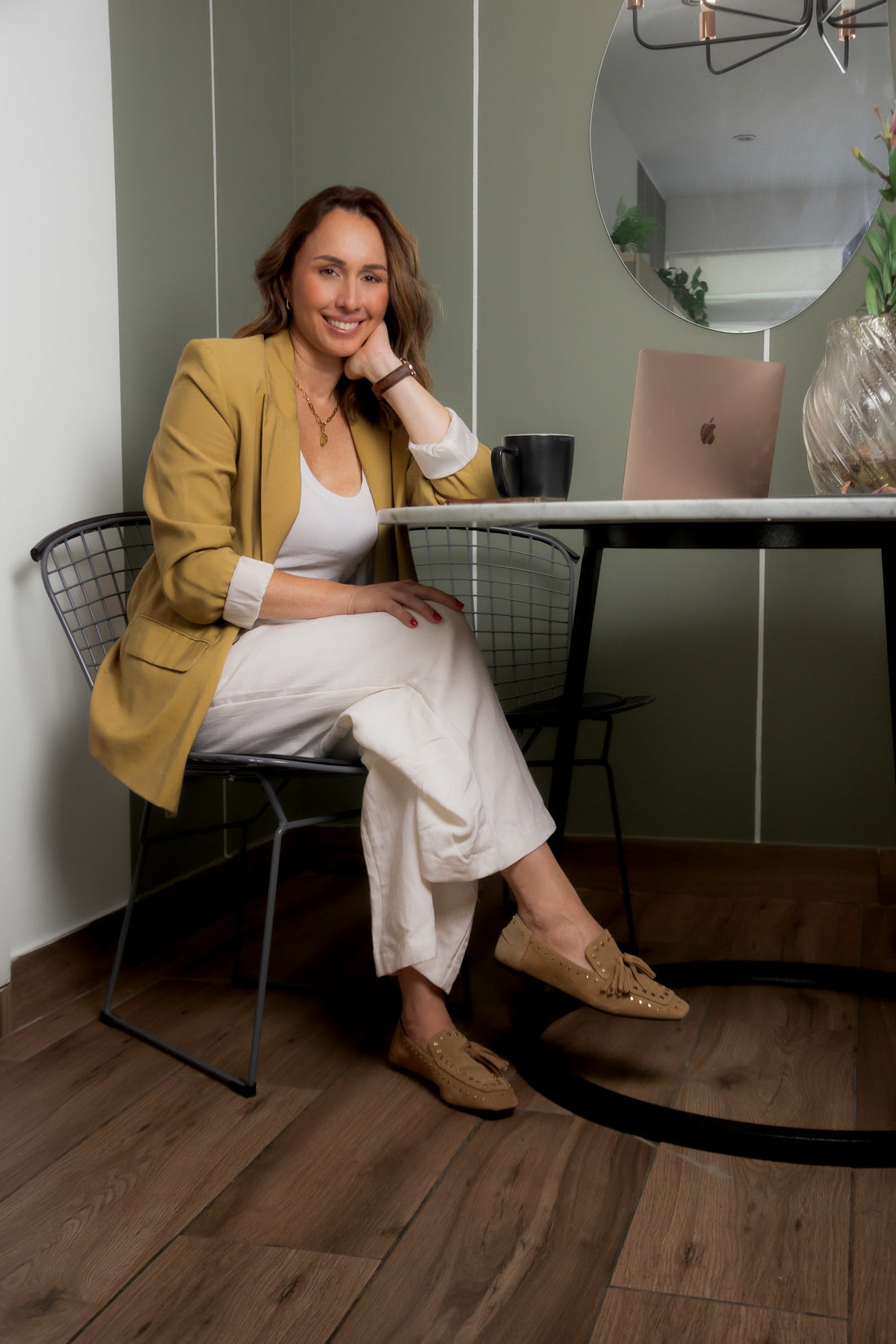 ANÁLISIS Y ENTREVISTA